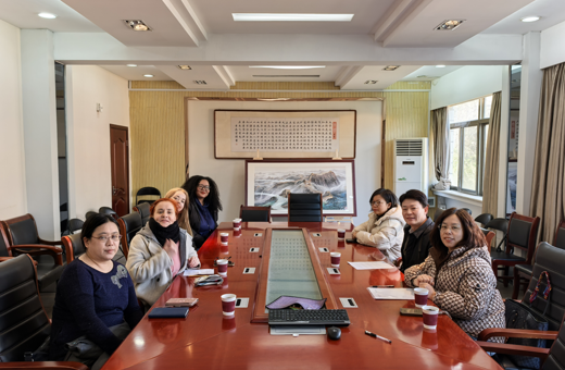 学校召开外籍教师期末交流会