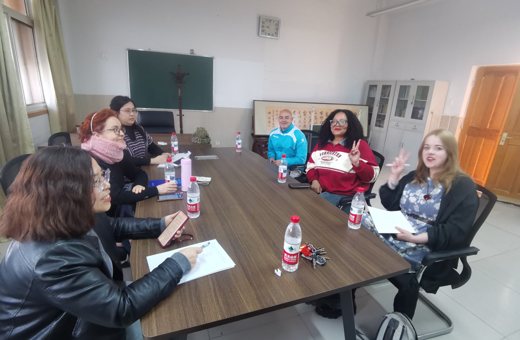 国际交流与合作处召开新学期外教座谈会