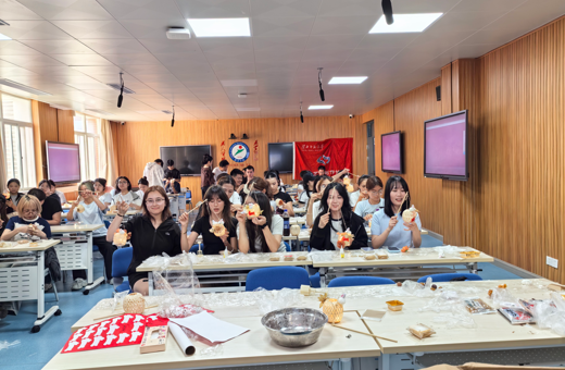 国际教育学院举办留学生中秋文化体验活动